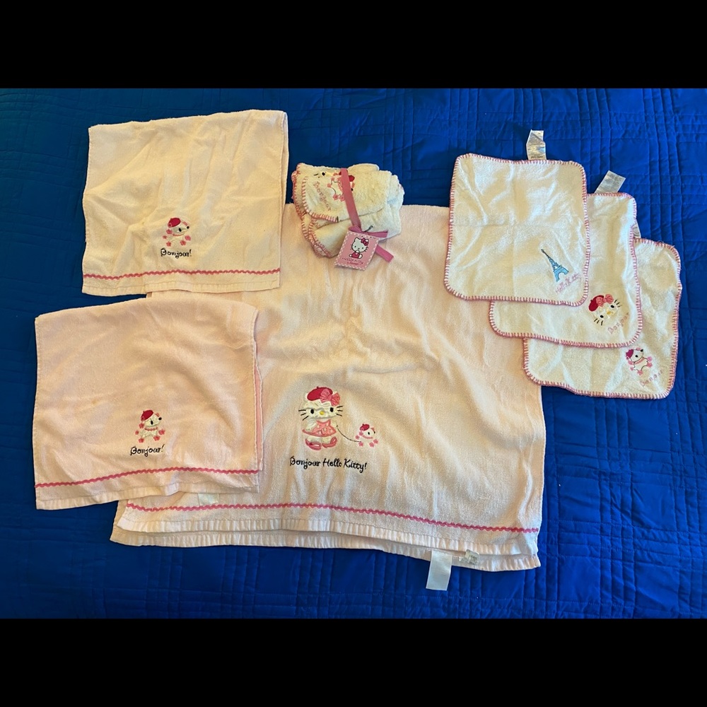 Hello Kitty Towel Set